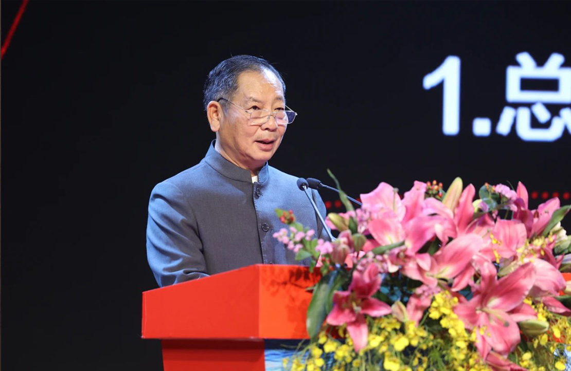 迎變開新局 ? 聚力創(chuàng)新篇丨新明珠陶瓷集團董事長葉德林2021新年獻詞